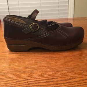 Dansko size 40 Brown Mary Janes